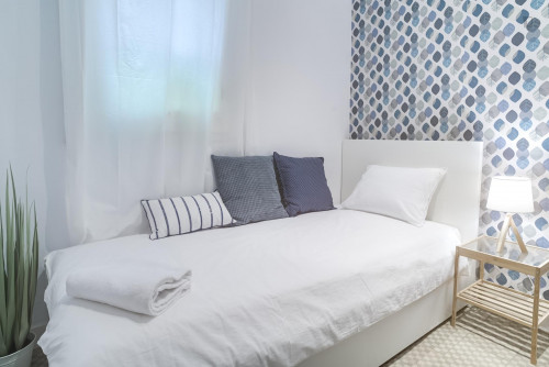 RH9-R1A Attractive single bedroom near Diagonal metro station