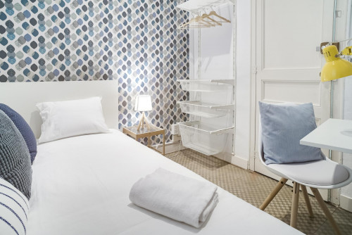 RH9-R1A Attractive single bedroom near Diagonal metro station