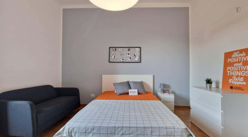 Room in Via Aleardo Aleardi, Roma with 3 bedrooms