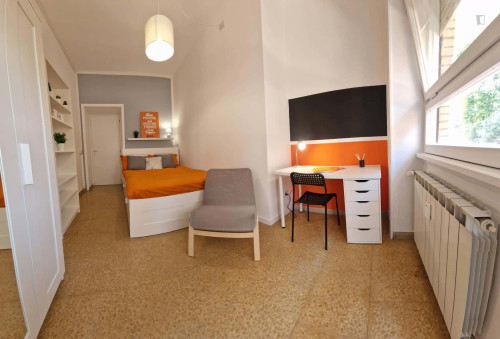 Room in Lungotevere di Pietra Papa, Roma for 155 m² with 6 bedrooms