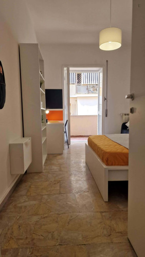 Room in Lungotevere di Pietra Papa, Roma for 156 m² with 6 bedrooms