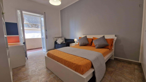 Room in Lungotevere di Pietra Papa, Roma for 156 m² with 6 bedrooms