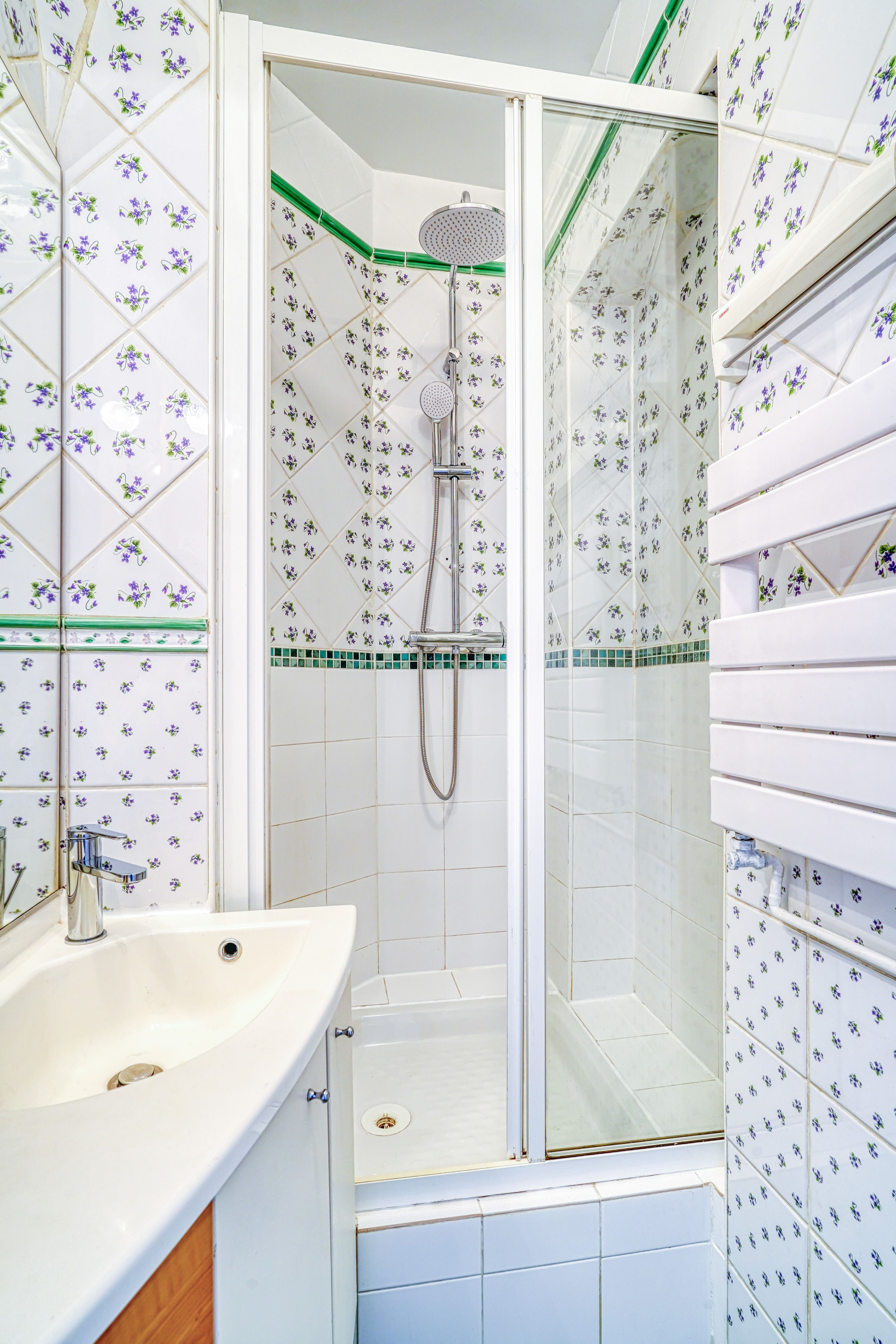  Charming 2-Bedroom Furnished Apartment Near Montmartre  -  Charming 2-Bedroom Furnished Apartment Near Montmartre  - Gallery -  10