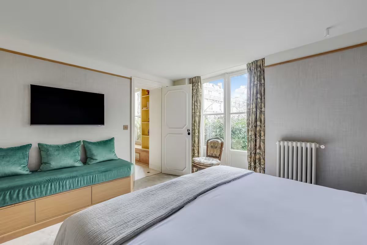 An Elegant, Practical And Ultra-Comfortable Living Space - An elegant, practical and ultra-comfortable living space - Gallery - 12