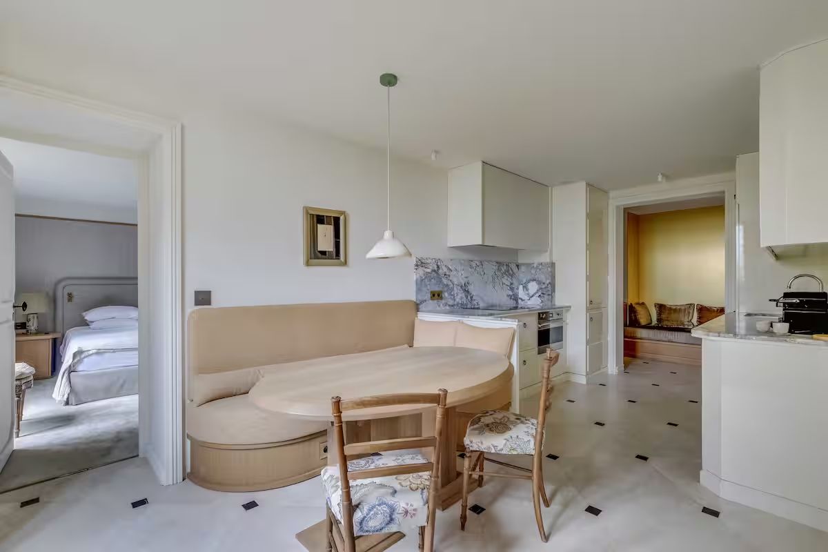  An Elegant, Practical And Ultra-Comfortable Living Space  -  An elegant, practical and ultra-comfortable living space  - Gallery -  8