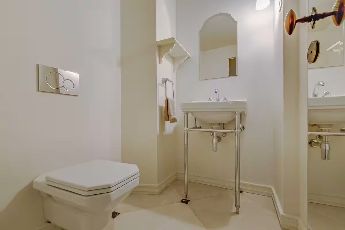 An Elegant, Practical And Ultra-Comfortable Living Space - An elegant, practical and ultra-comfortable living space - Gallery - 17