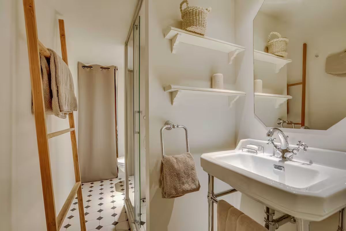 An Elegant, Practical And Ultra-Comfortable Living Space - An elegant, practical and ultra-comfortable living space - Gallery - 10