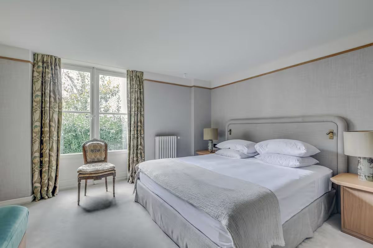  An Elegant, Practical And Ultra-Comfortable Living Space  -  An elegant, practical and ultra-comfortable living space  - Gallery -  11