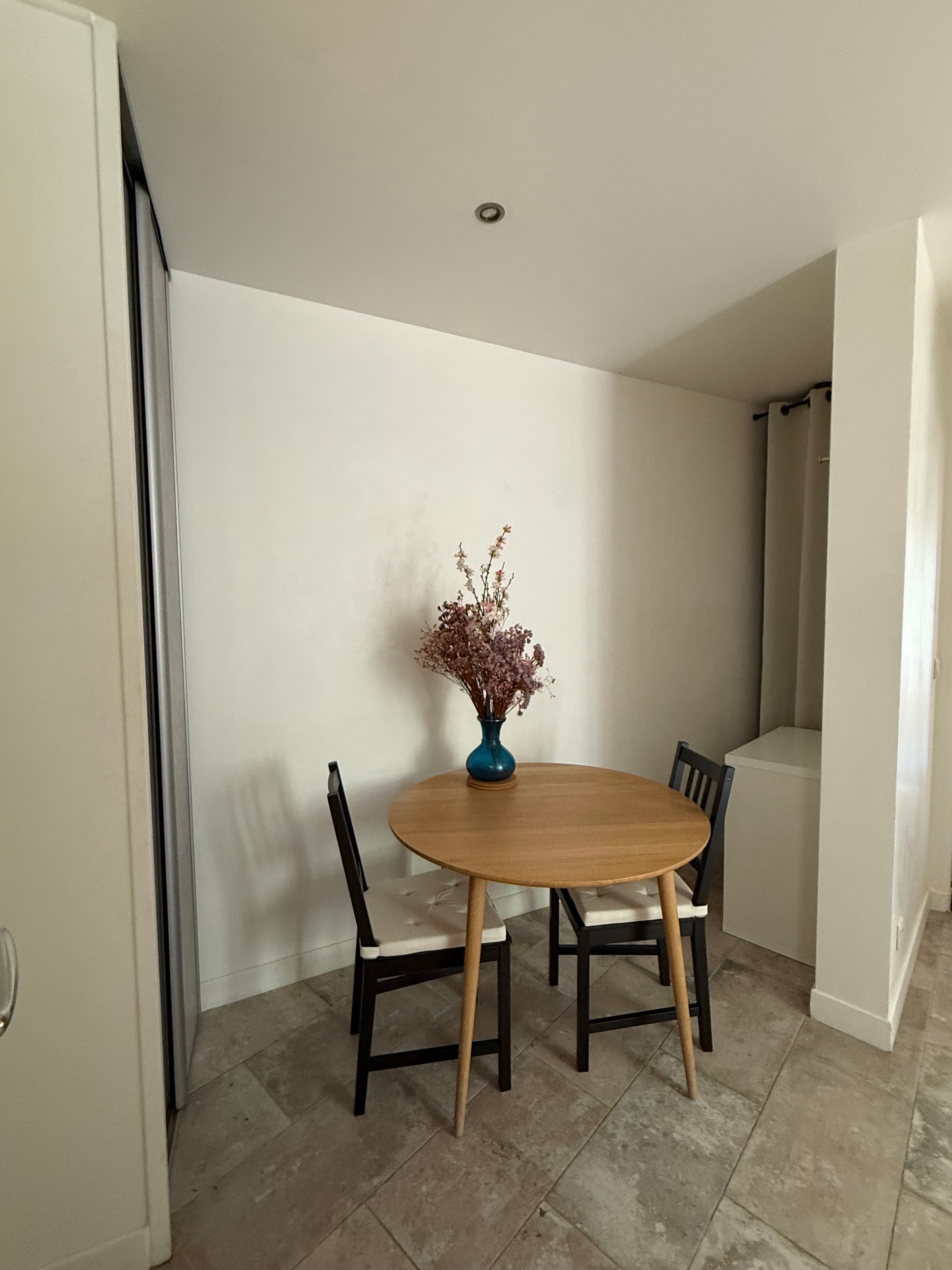  Fully Furnished And Equipped 2 Bedroom Apartment — All-Inclusive  -  Fully furnished and equipped 2 bedroom apartment — all-inclusive  - Gallery -  5