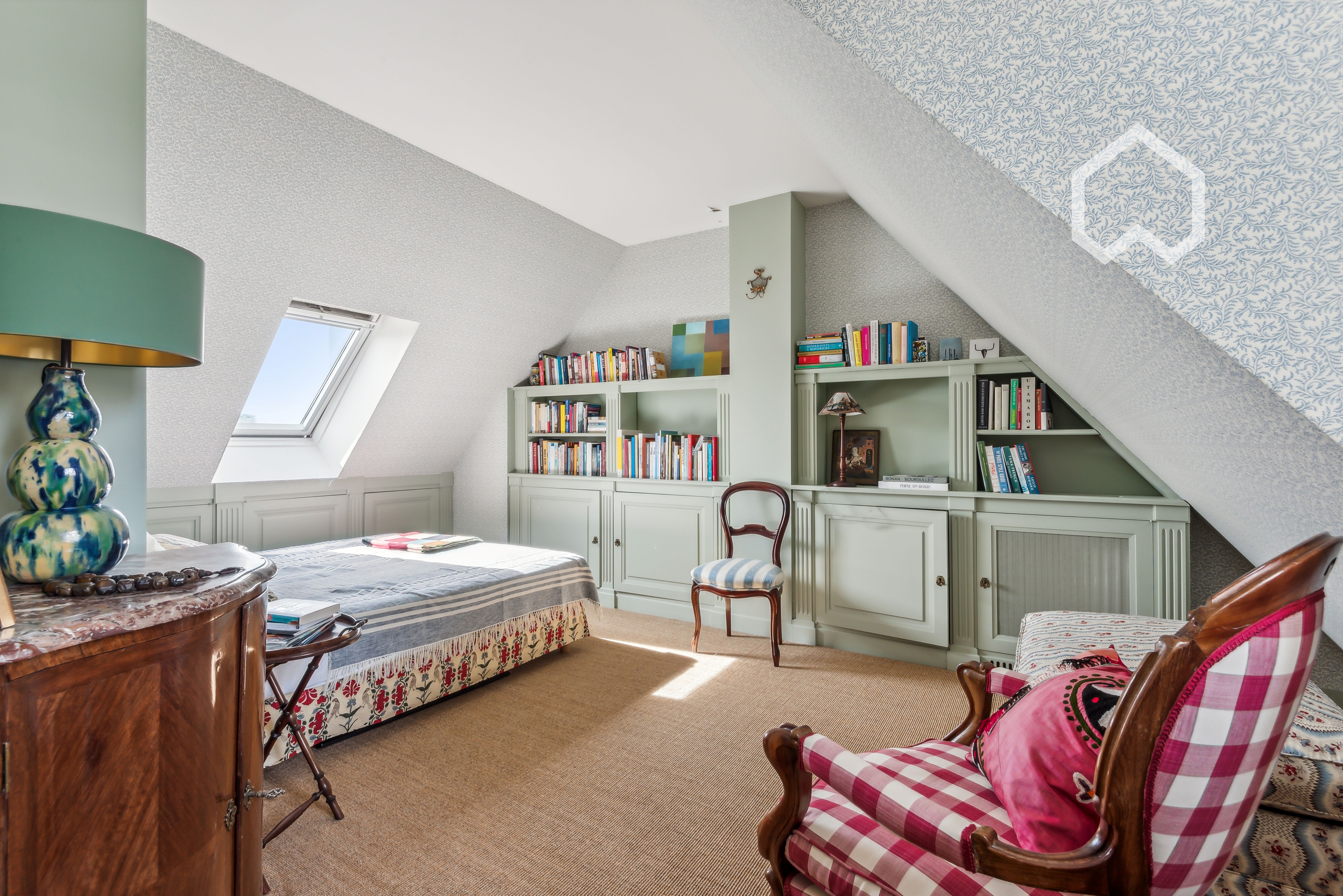 Charming, Freshly Renovated Three Bedroom Duplex Apartment - Charming, freshly renovated three bedroom duplex apartment - Gallery - 8