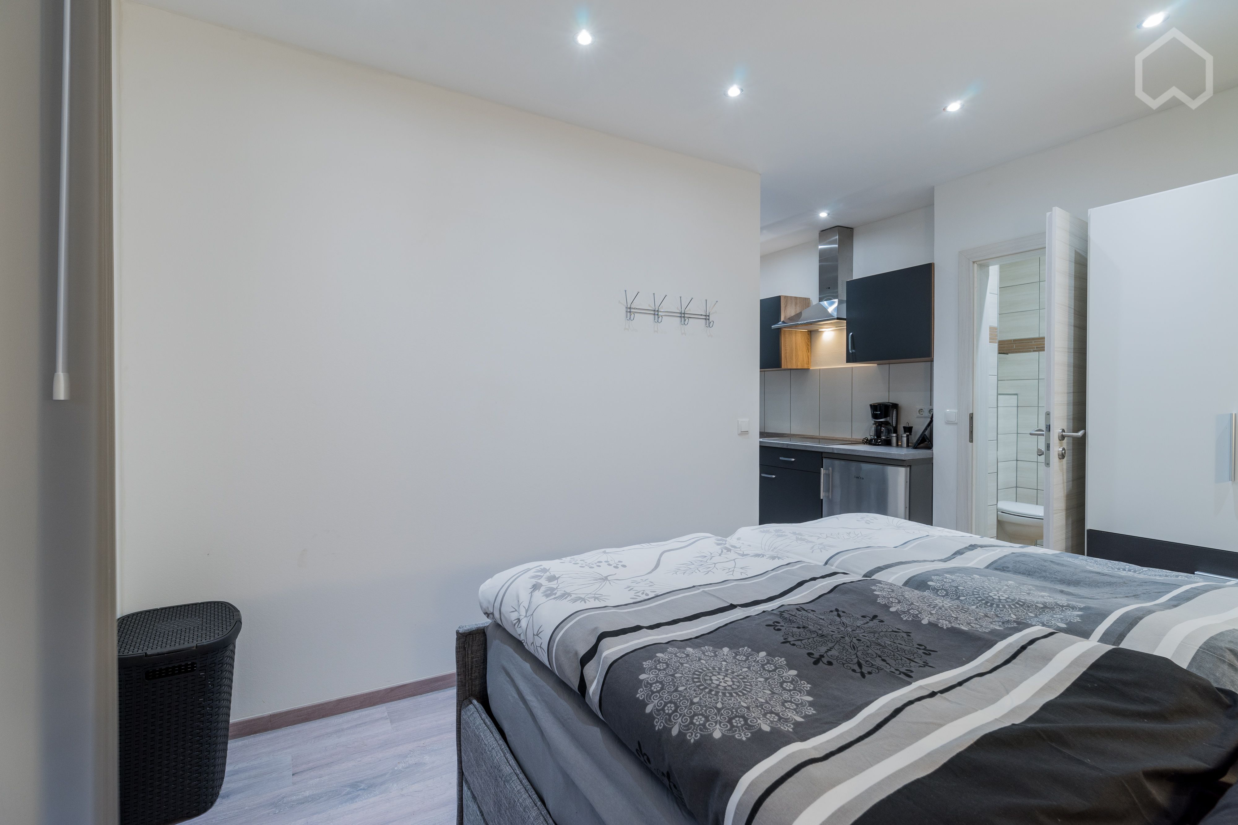  Modern Apartment With Terrace  -  Modern apartment with terrace  - Gallery -  19