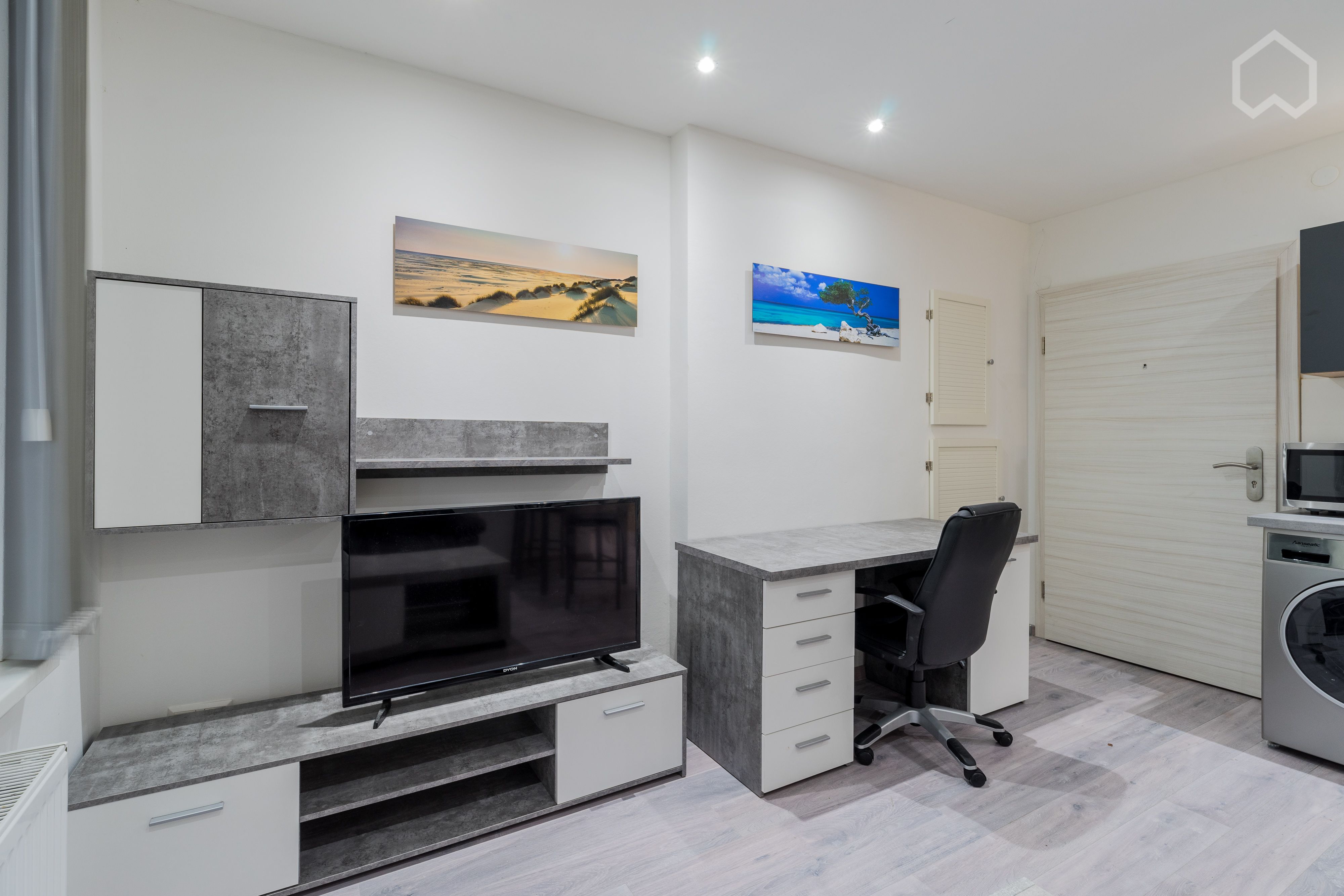  Modern Apartment With Terrace  -  Modern apartment with terrace  - Gallery -  1