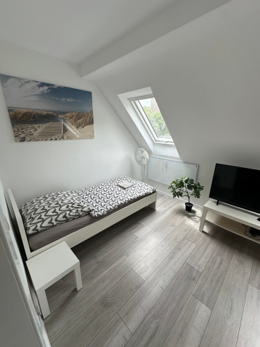 Centrally located apartment near Bunter Garten in Mönchengladbach MG09