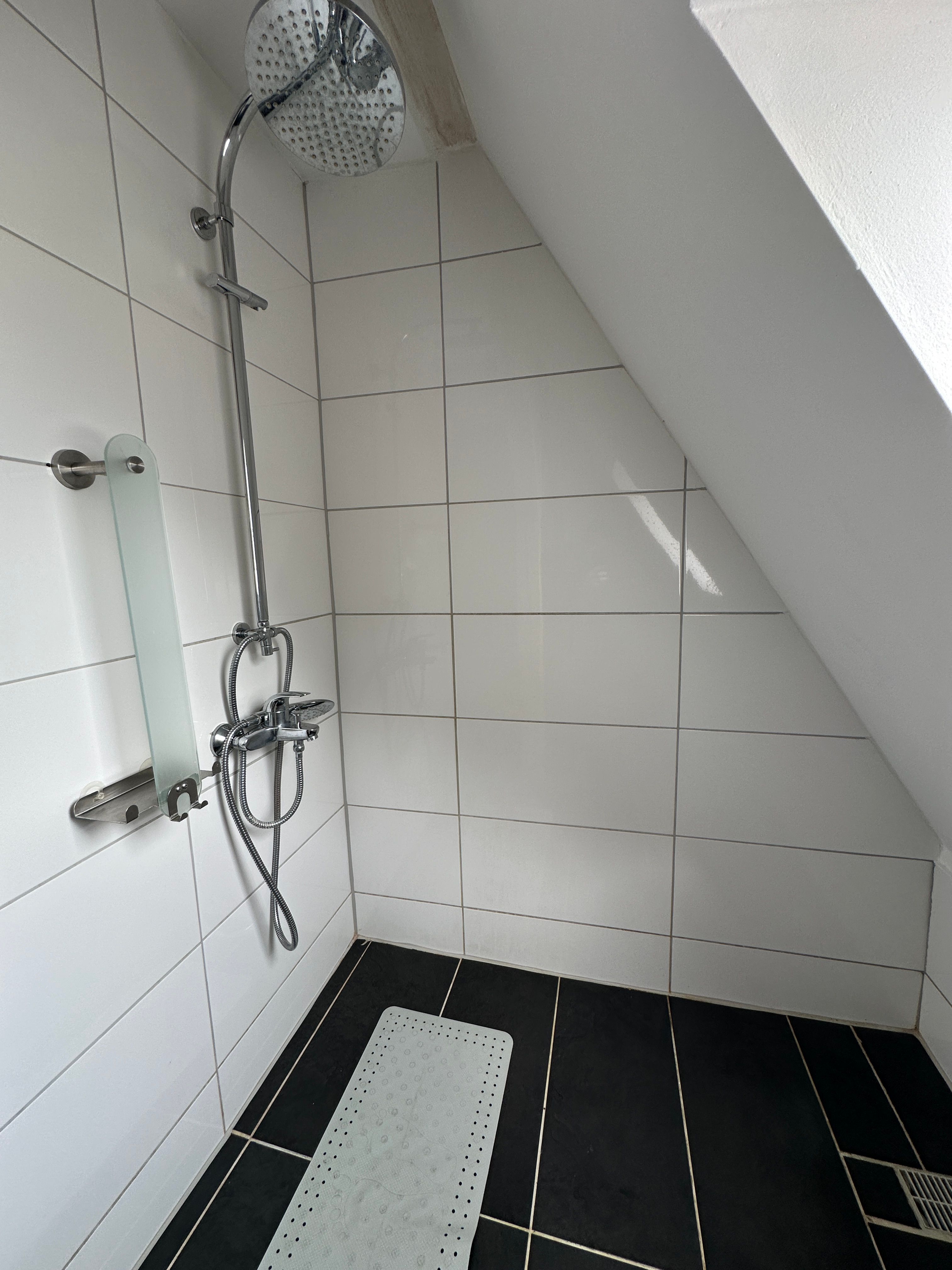Centrally Located Apartment Near Bunter Garten In Mönchengladbach MG09 - 2