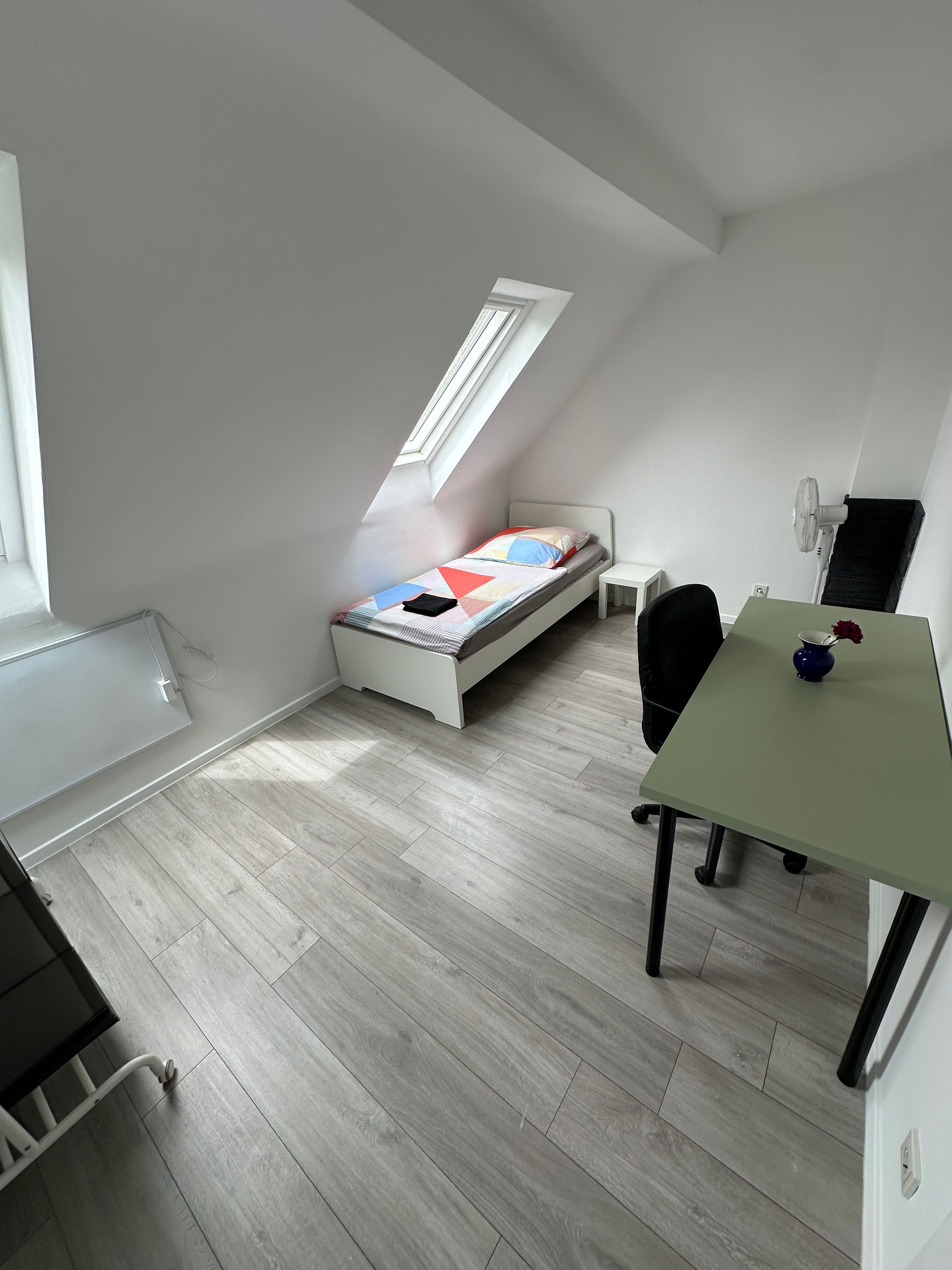 Centrally Located Apartment Near Bunter Garten In Mönchengladbach MG09 - 8