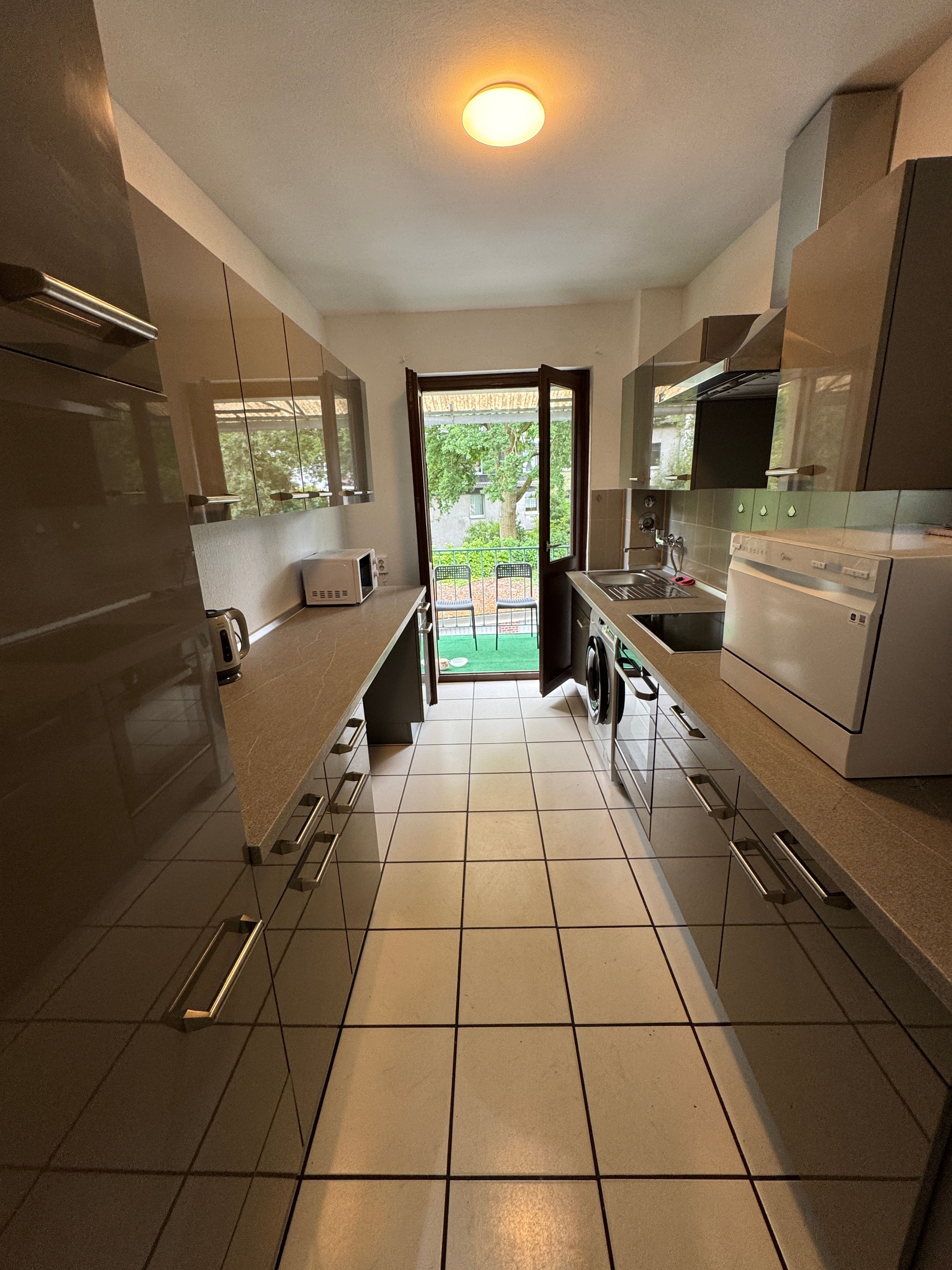 Apartment Near The Main Train Station. Mönchengladbach MG05 - 8