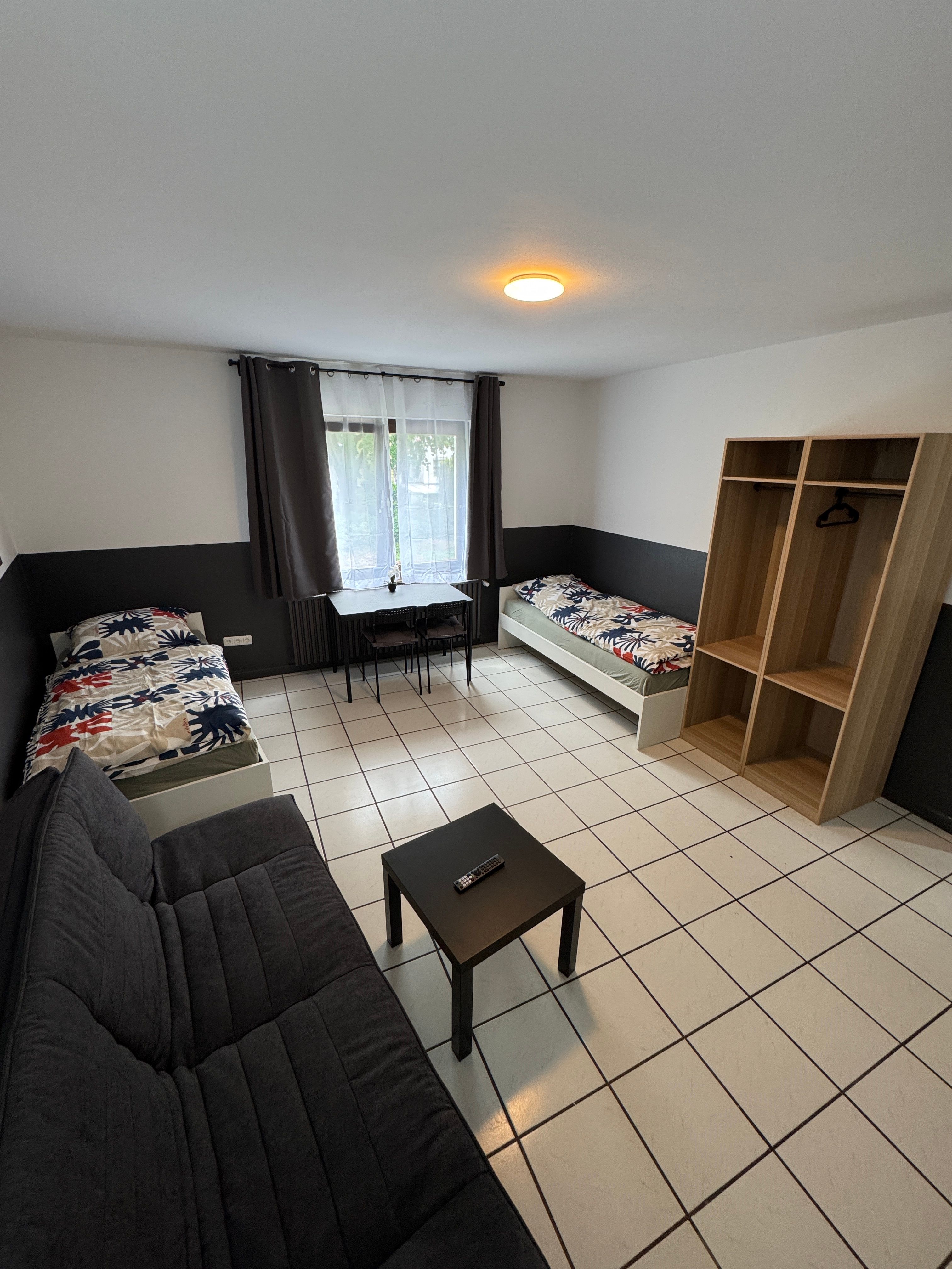 Apartment Near The Main Train Station. Mönchengladbach MG05 - 2