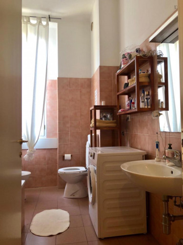 Bed in a twin bedroom, in Gratosoglio - Gallery - 21