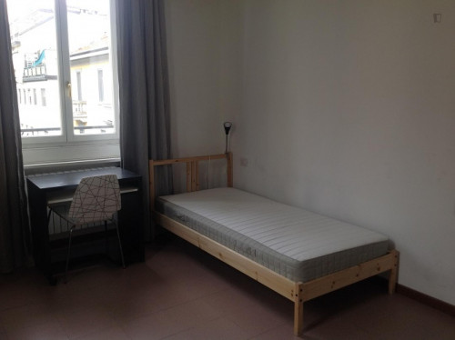 Bed in a twin bedroom, in Gratosoglio - Gallery - 28
