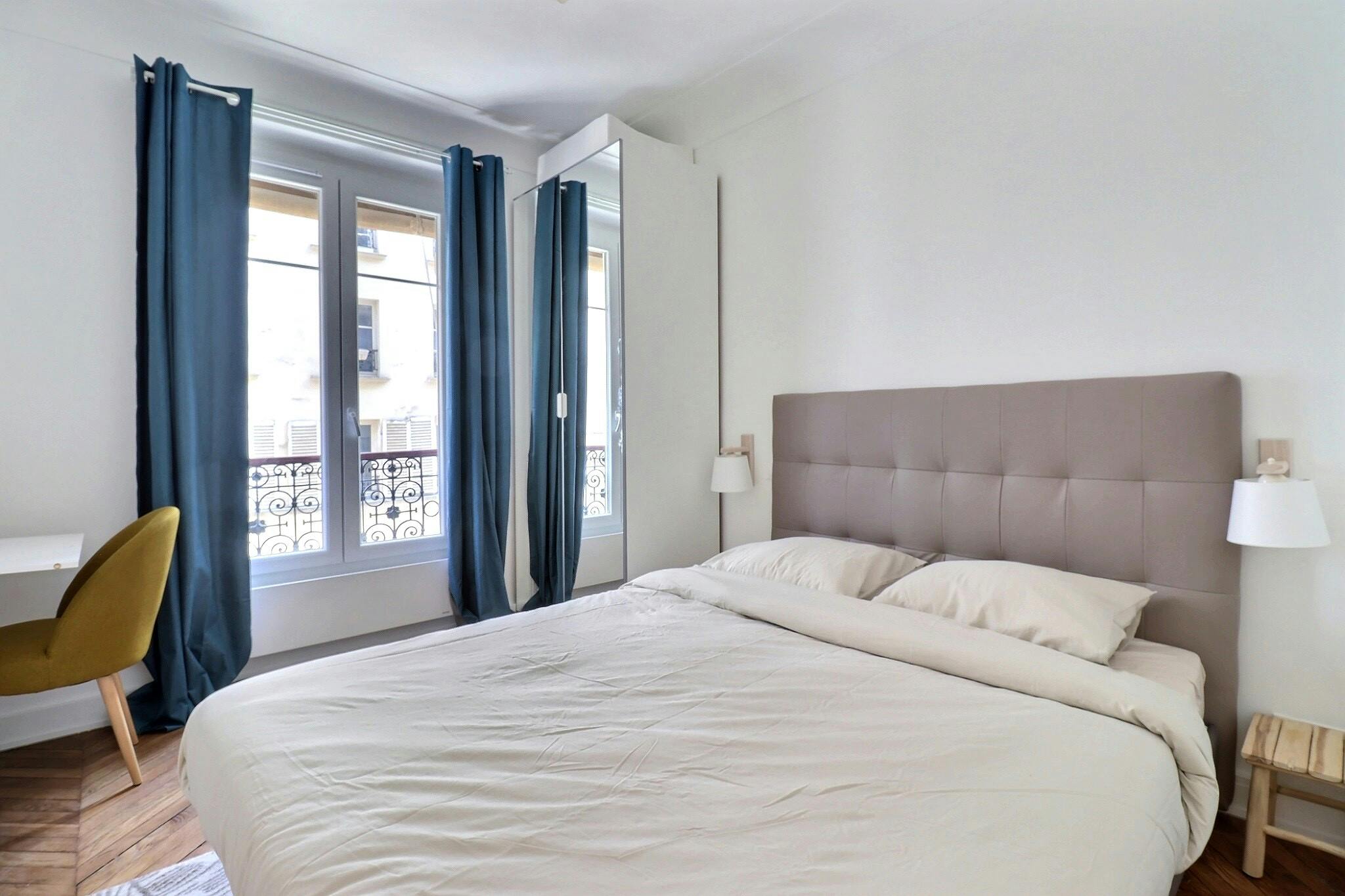  Entire Place  -  Rue du Grand Prieuré, Paris  - Gallery -  1