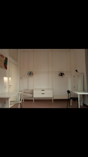 Bed in a twin bedroom, in a 2-bedroom flat near Abbiategrasso metro