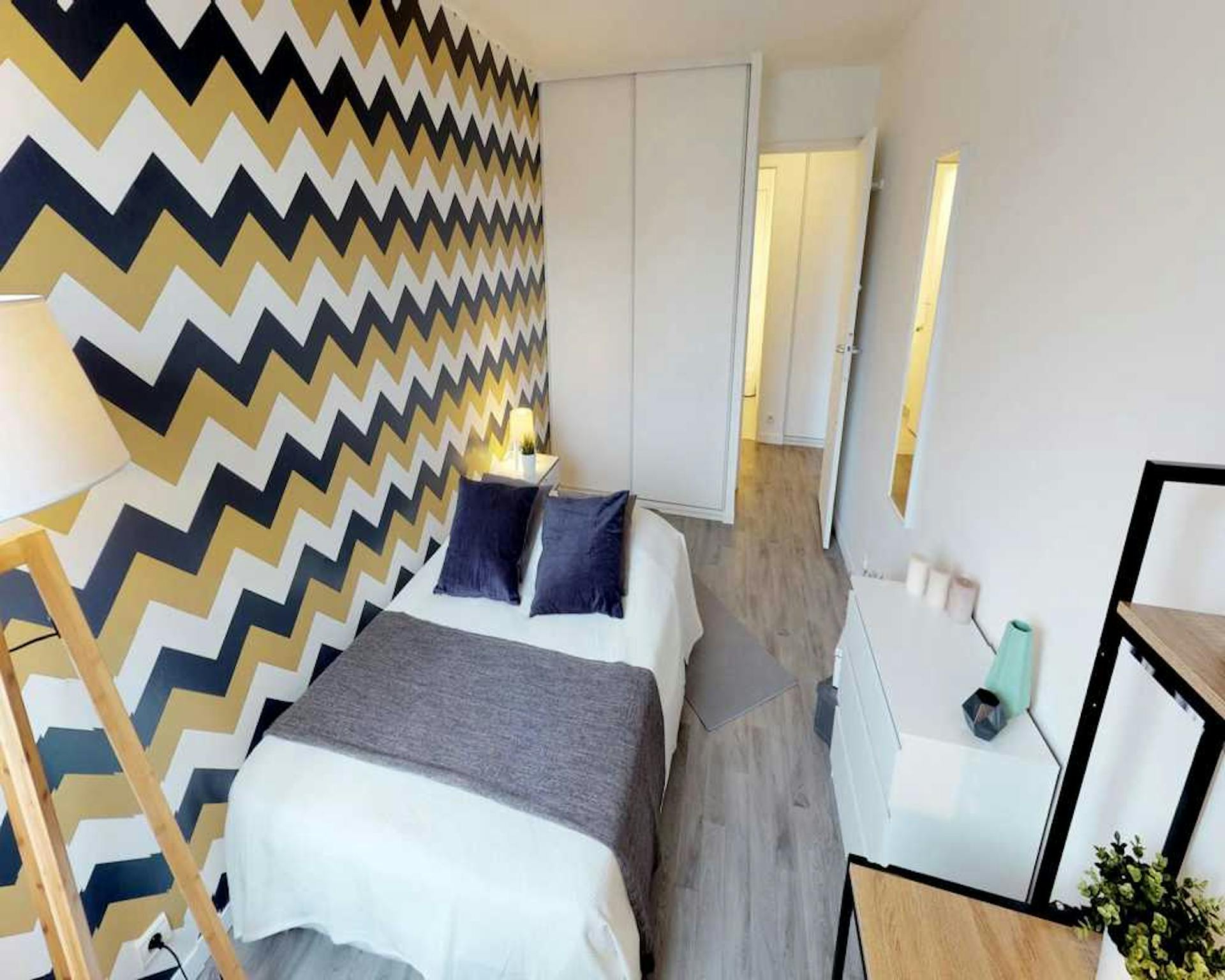  Private Room  -  Villa de Lourcine, Paris  - Gallery -  1