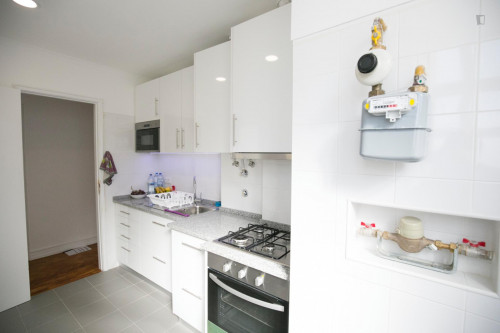 Comfy single bedroom in Santa Apolónia