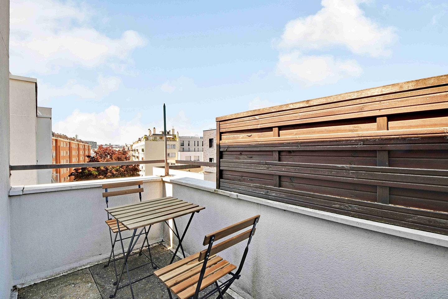  Move Into This Vibrant 10 M² Room – PA122  -  Epinettes  - Gallery -  2