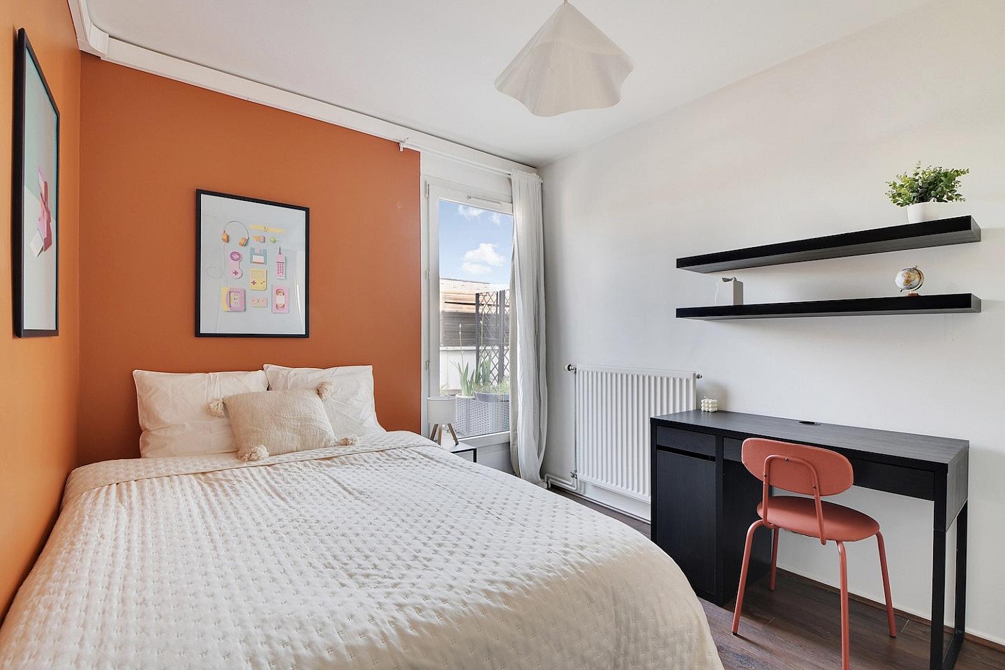  Move Into This Vibrant 10 M² Room – PA122  -  Epinettes  - Gallery -  4