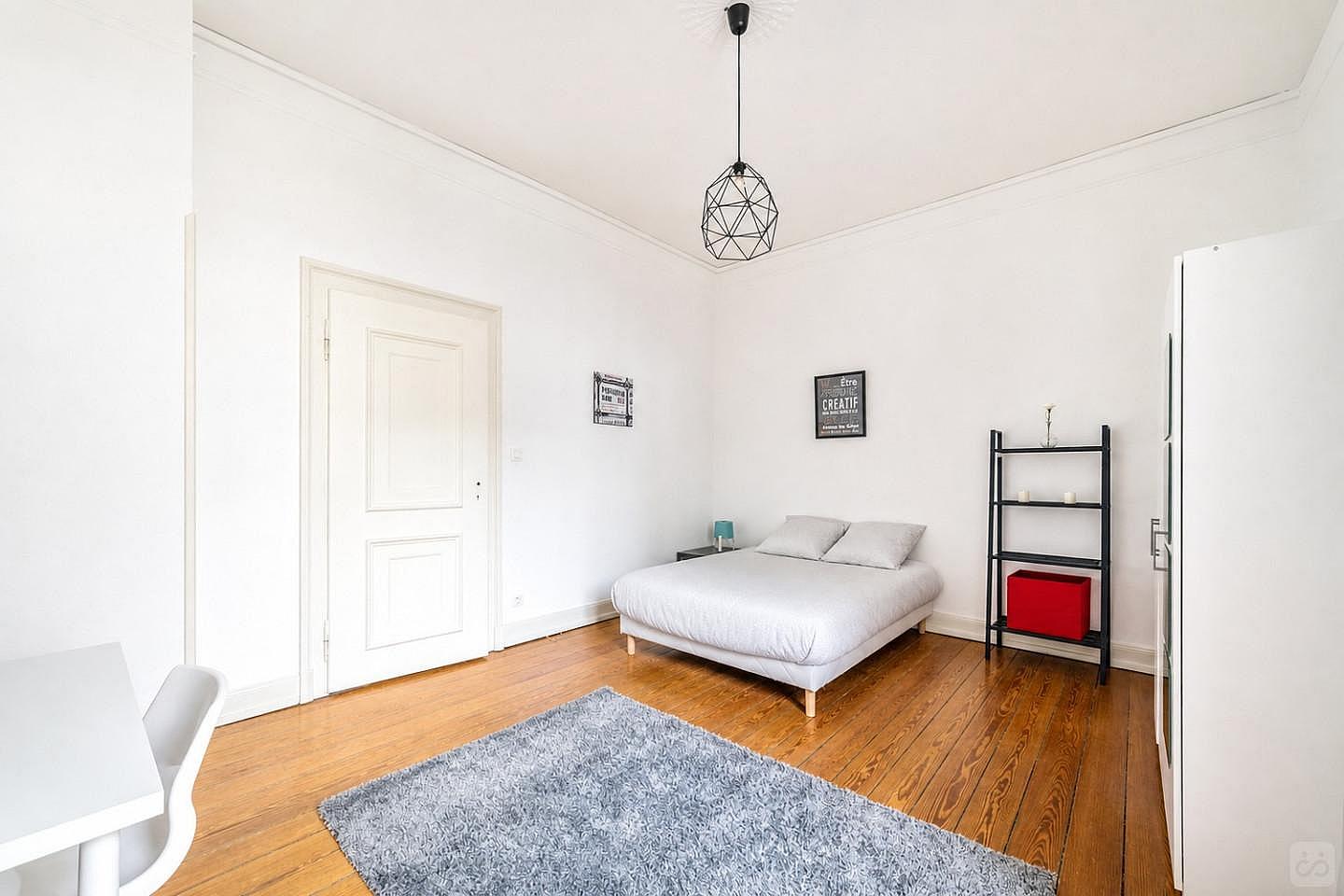 Large Bright Room - 19m² - ST33 - 2