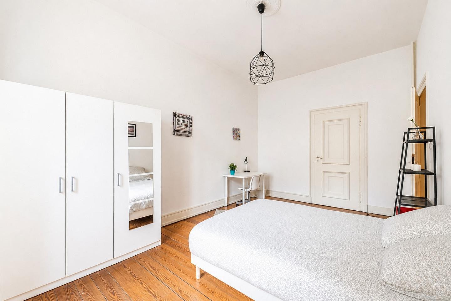Spacious And Bright Room - 18m² - ST32 - 2
