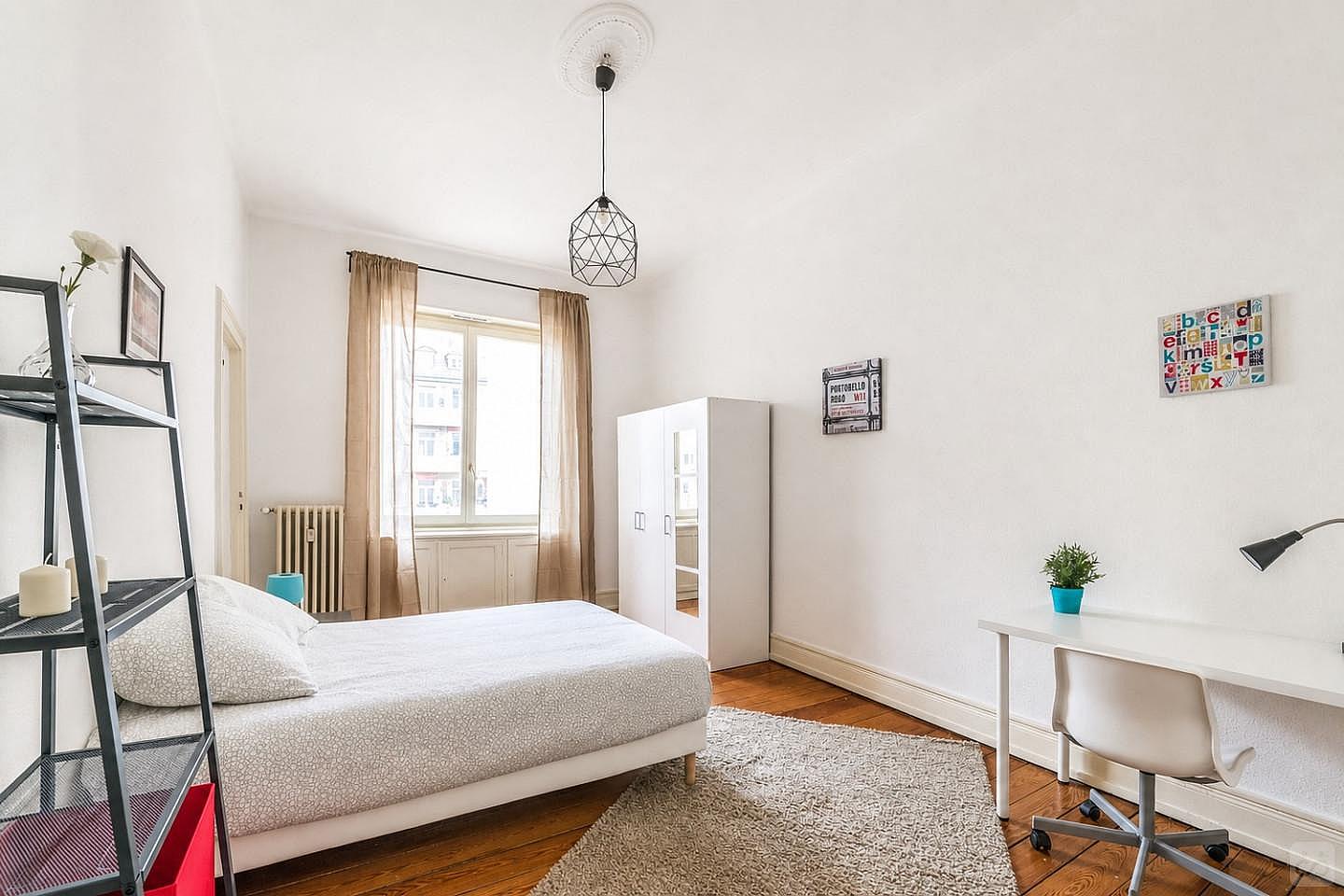 Spacious And Bright Room - 18m² - ST32 - 3