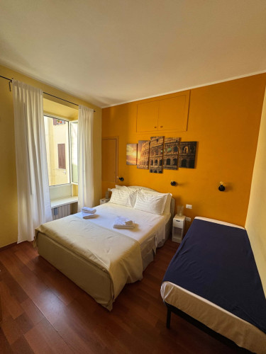 Room in Via Famagosta, Roma for 155 m² with 4 bedrooms