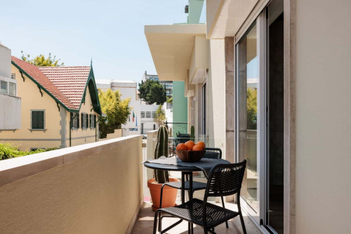 2 bedrooms and balcony in Lapa