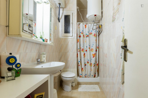 Shiny double bedroom near the Lesseps metro