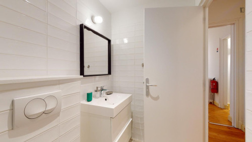 Comfy single ensuite bedroom near Brossolette rail station - Gallery - 7