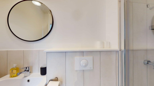 Appealing double ensuite bedroom with a kitchenette, in St Maurice - Pellevoisin