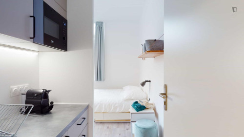 Appealing double ensuite bedroom with a kitchenette, in St Maurice - Pellevoisin