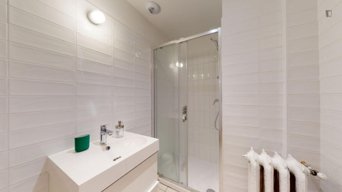 Nice single ensuite bedroom in Marcq-en-Barœul