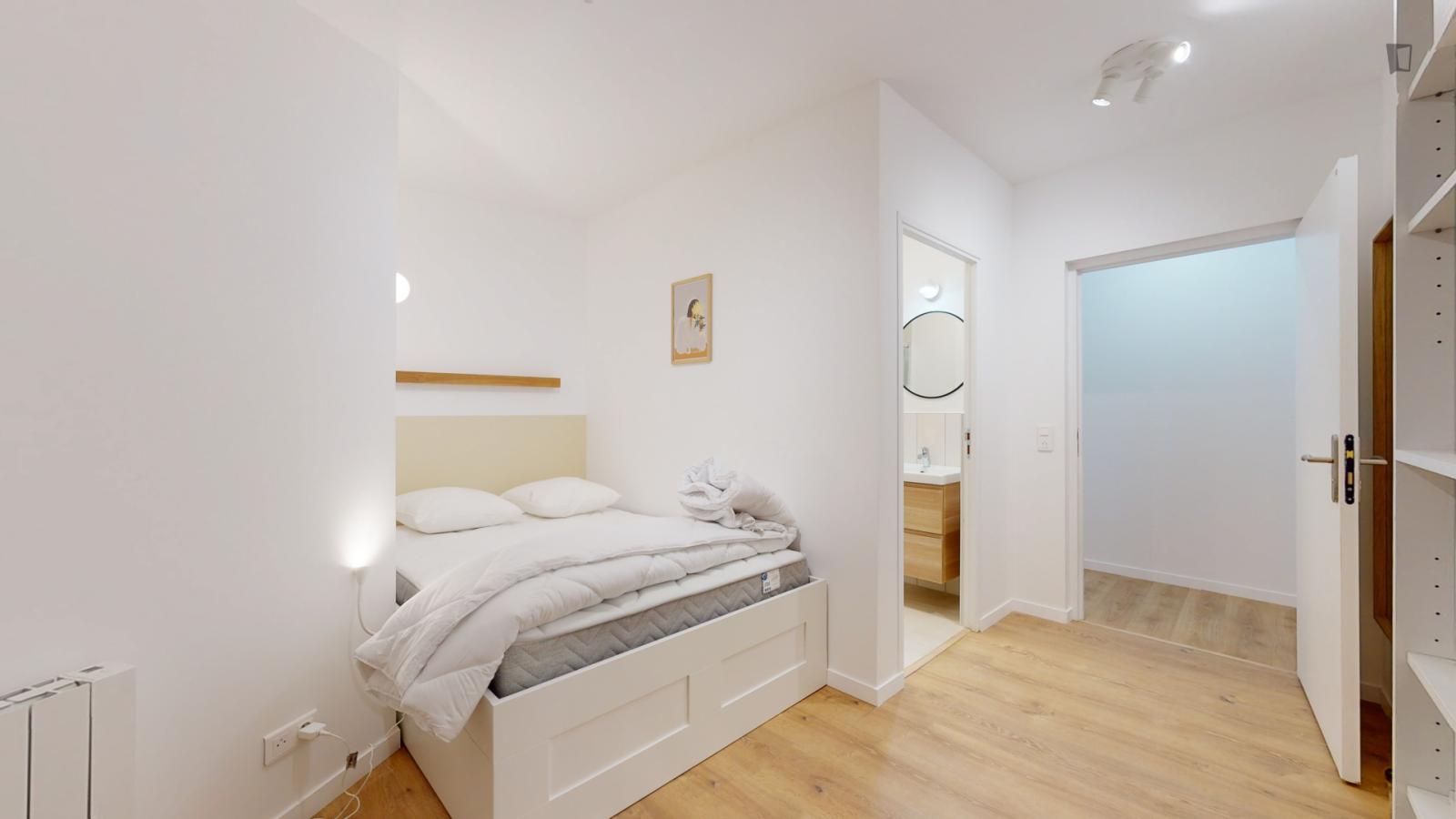  Nice Double Ensuite Bedroom Near Parc Victor Hugo  -  Nice double ensuite bedroom near Parc Victor Hugo  - Gallery -  1