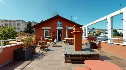 Pleasant double bedroom near the Mont Valérien train station