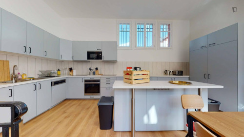 Pleasant double bedroom near the Mont Valérien train station