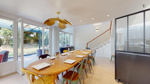 Very cool double bedroom near the Villejuif - Louis Aragon metro