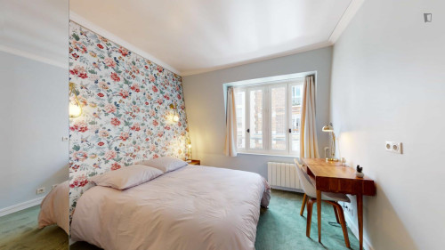 Double ensuite bedroom in popular Montmartre