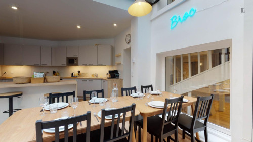 Nice double ensuite bedroom near Parc de l'Hôtel de Ville