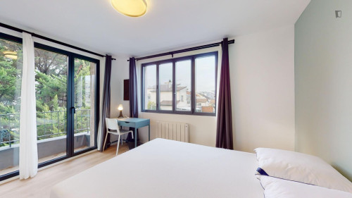 Big double ensuite bedroom near Square Robespierre