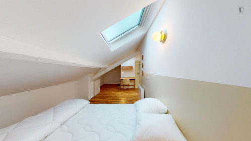 Inviting double ensuite bedroom in Montreuil