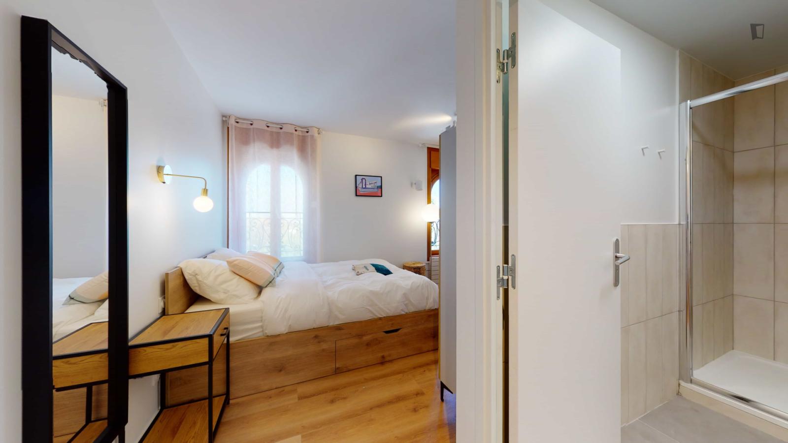  Pleasent Single Ensuite Bedroom Near Château Des Mèches  -  Pleasent single ensuite bedroom near Château des Mèches  - Gallery -  1