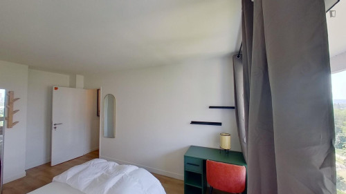 Neat double bedroom near the Nanterre-Préfecture train station