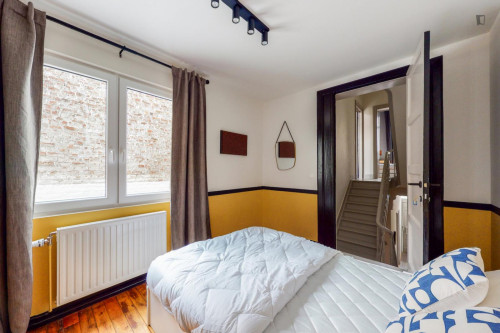 Pleasant ensuite double bedroom in Jourdan